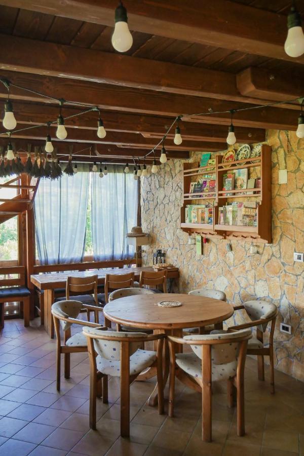 Bed and Breakfast Rose Hip Hill Farm Valea Tirnei Экстерьер фото